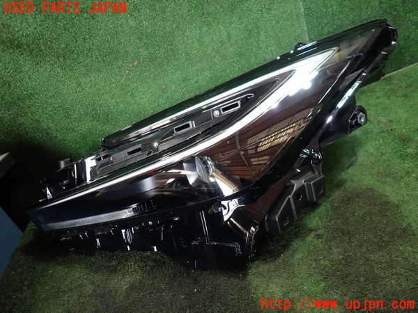 1UPJ-26301132]プリウス(ZVW60)左ヘッドライト LED 中古_m0001.jpg
