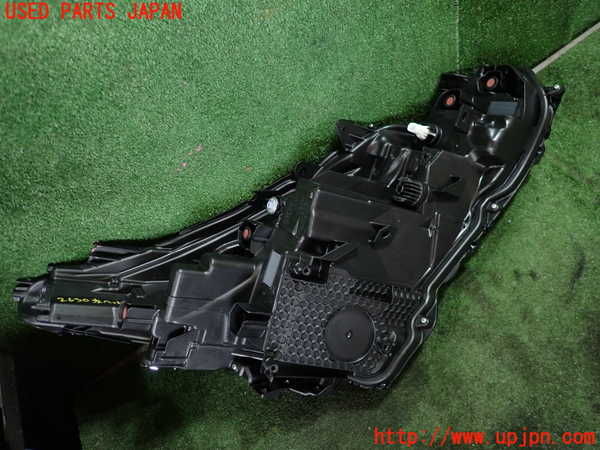1UPJ-26301132]プリウス(ZVW60)左ヘッドライト LED 中古_m0003.jpg