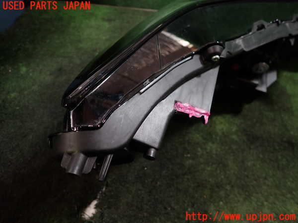 1UPJ-26301132]プリウス(ZVW60)左ヘッドライト LED 中古_m0004.jpg