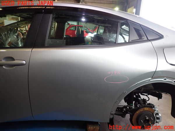 5UPJ-26301320]プリウス(ZVW60)左後ドア AGC M2F3 中古_m0001.jpg