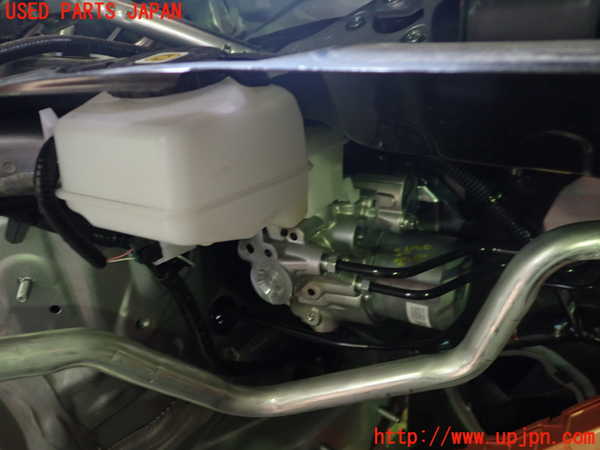 5UPJ-26304050]プリウス(ZVW60)ブレーキマスターシリンダー 中古_m0001.jpg