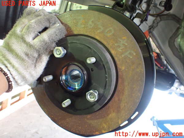 1UPJ-26304295]プリウス(ZVW60)左フロントナックルハブ 中古_m0001.jpg