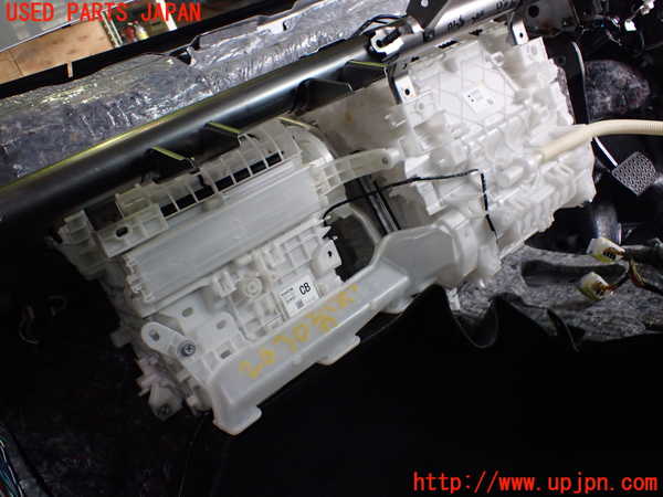 5UPJ-26306081]プリウス(ZVW60)エバポレーター1 中古_m0001.jpg