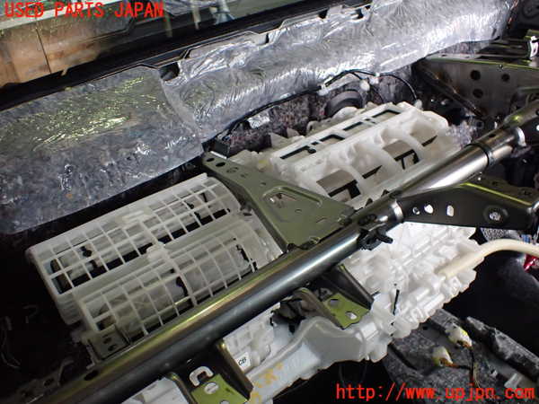 5UPJ-26306081]プリウス(ZVW60)エバポレーター1 中古_m0002.jpg