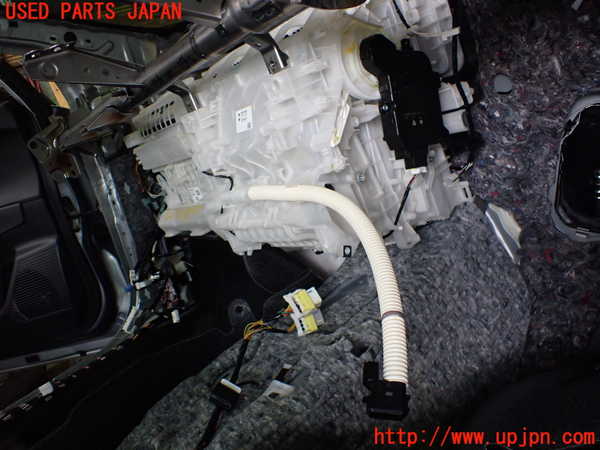 5UPJ-26306081]プリウス(ZVW60)エバポレーター1 中古_m0004.jpg