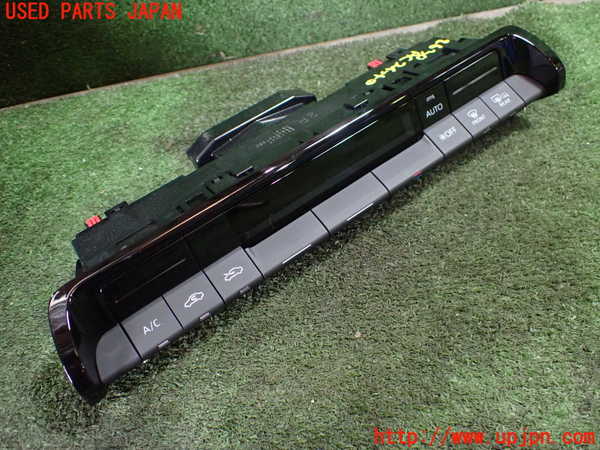 1UPJ-26306066]プリウス(ZVW60)エアコンスイッチ1 中古_m0001.jpg