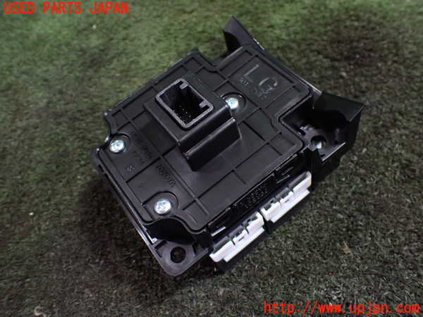 1UPJ-26306306]プリウス(ZVW60)スイッチ1 (パーキング他) 中古_m0002.jpg