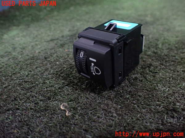 1UPJ-26306311]プリウス(ZVW60)スイッチ6 (ヘッドランプレベリング) 中古_m0001.jpg