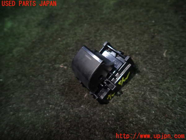 5UPJ-26306245]プリウス(ZVW60)左前パワーウィンドウスイッチ 中古_m0001.jpg