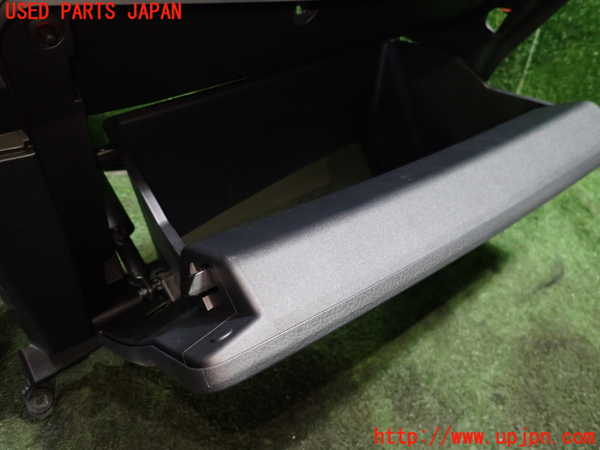 1UPJ-26307516]プリウス(ZVW60)グローブボックス1 中古_m0002.jpg