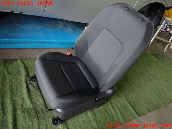 1UPJ-26307065]プリウス(ZVW60)助手席シート 中古_m0001.jpg