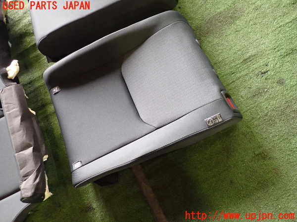 1UPJ-26307385]プリウス(ZVW60)リアシート 中古_m0003.jpg