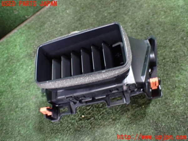 1UPJ-26307526]プリウス(ZVW60)エアコン吹き出し口1 (右) 中古_m0002.jpg