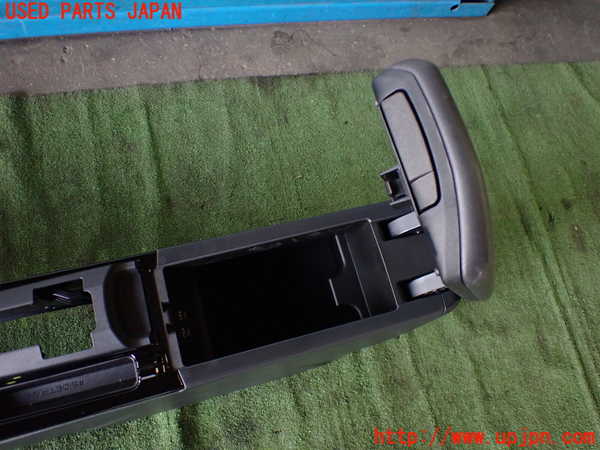 1UPJ-26307540]プリウス(ZVW60)センターコンソール 中古_m0004.jpg
