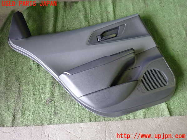 1UPJ-26301324]プリウス(ZVW60)左後ドア内張り 中古_m0001.jpg