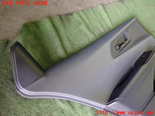 1UPJ-26301324]プリウス(ZVW60)左後ドア内張り 中古_m0002.jpg