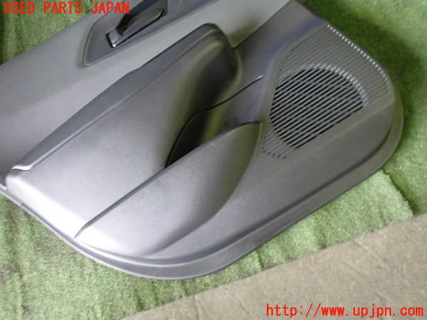 1UPJ-26301324]プリウス(ZVW60)左後ドア内張り 中古_m0003.jpg