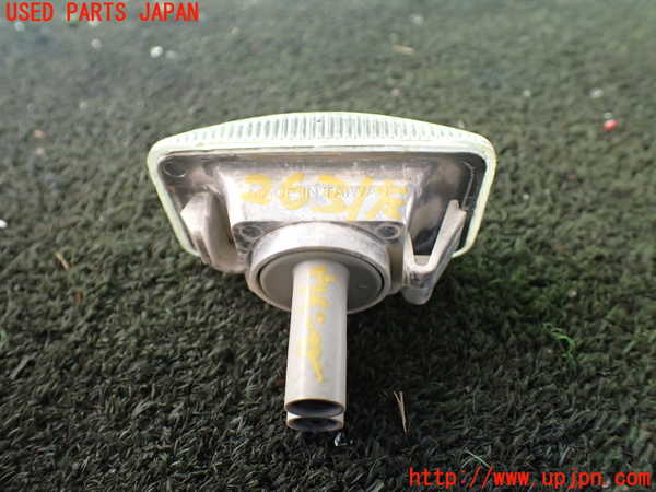 5UPJ-26311162]ランクル80系(HDJ81V)左ウィンカーレンズ 中古_m0003.jpg
