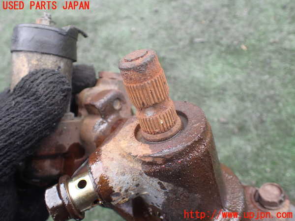 5UPJ-26314235]ランクル80系(HDJ81V)パワステギアボックス 中古_m0003.jpg
