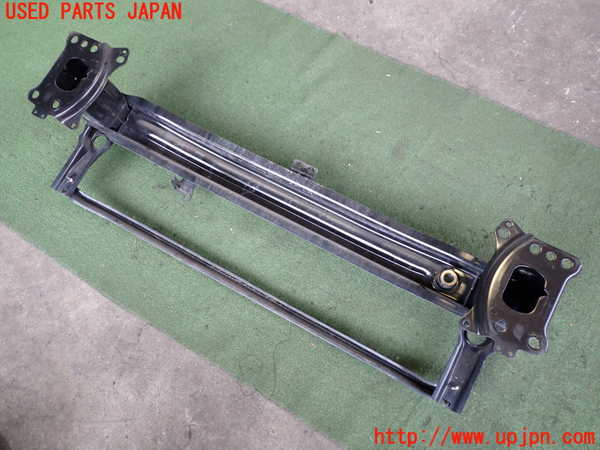 2UPJ-26331014]VW ゴルフ カブリオレ(カブリオ)(1KCAVK)フロントバンパーホースメント 中古_m0003.jpg