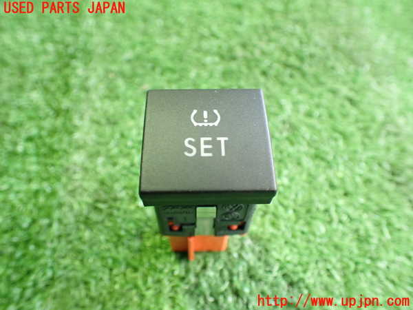 2UPJ-26336310]VW ゴルフ カブリオレ(カブリオ)(1KCAVK)スイッチ5 (タイヤ空気圧警報リセット) 中古_m0001.jpg
