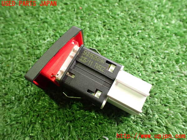 2UPJ-26336290]VW ゴルフ カブリオレ(カブリオ)(1KCAVK)ハザードスイッチ 中古_m0003.jpg