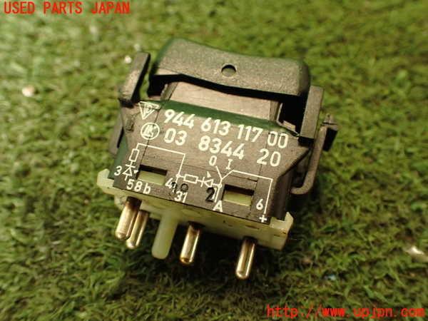 5UPJ-26346300]ポルシェ・968(968)デフォッガースイッチ 中古_m0003.jpg