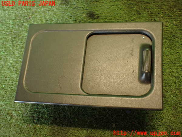 2UPJ-26347821]ポルシェ・968(968)灰皿1 中古_m0001.jpg