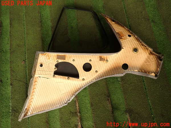 5UPJ-26347680]ポルシェ・968(968)左リアピラートリム 中古_m0005.jpg