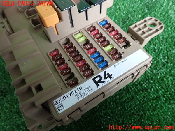 2UPJ-26356742]WRX S4(VBH)ヒューズボックス2 中古_m0002.jpg
