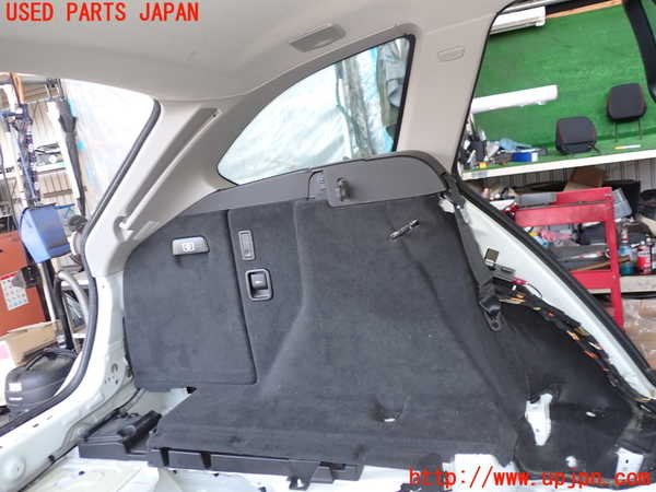 2UPJ-26367680]BMW 320d ツーリング(3D20)(F31)左リアピラートリム 中古_m0001.jpg