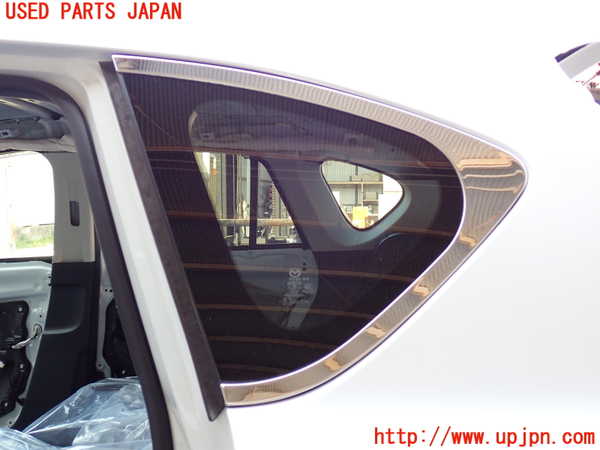 2UPJ-26381382]CX-5(KE2FW)左クォーターガラス (43R-007981 M28Q8) 中古_m0001.jpg