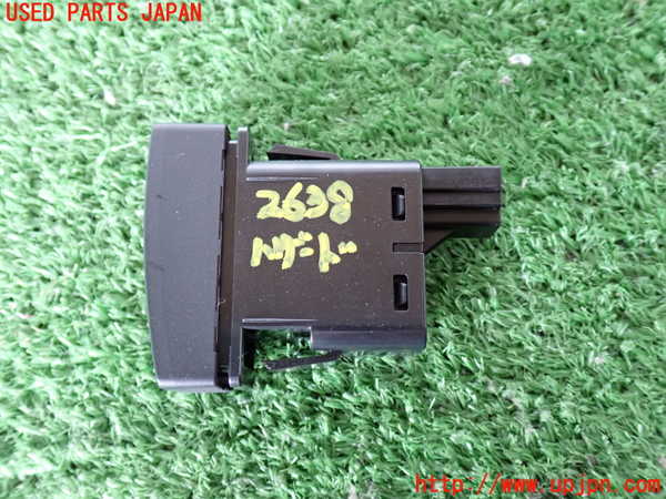 2UPJ-26386290]CX-5(KE2FW)ハザードスイッチ 中古_m0002.jpg