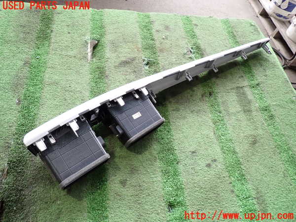 2UPJ-26387526]CX-5(KE2FW)エアコン吹き出し口1 (真中) 中古_m0002.jpg