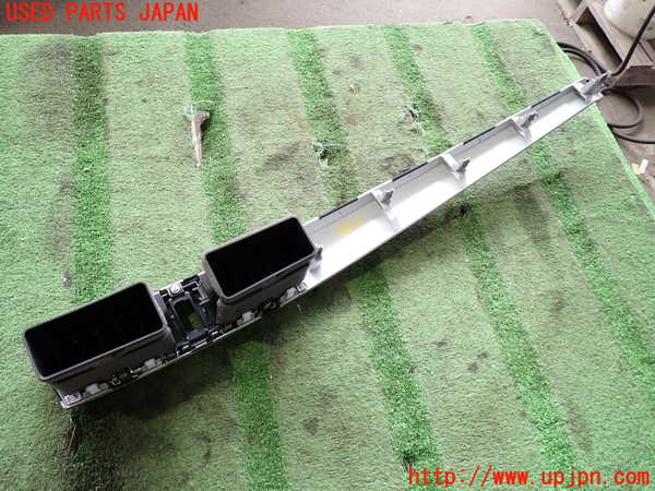 2UPJ-26387526]CX-5(KE2FW)エアコン吹き出し口1 (真中) 中古_m0003.jpg