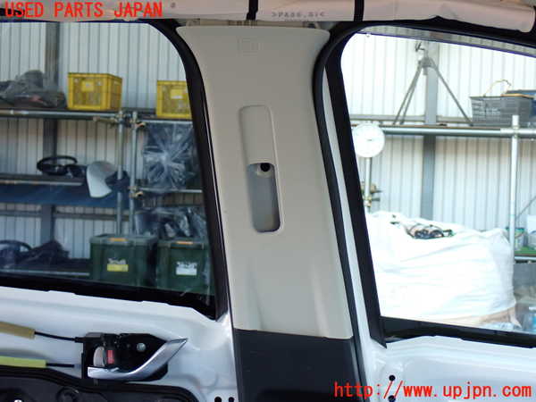 2UPJ-26387670]CX-5(KE2FW)左センターピラートリム 中古_m0002.jpg