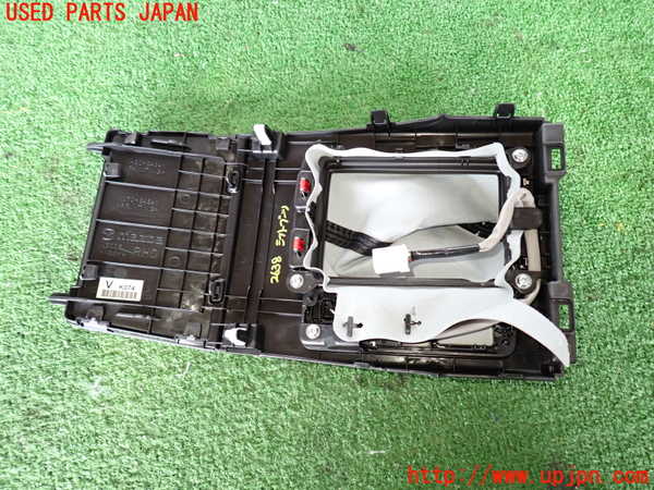 2UPJ-26387575]CX-5(KE2FW)シフトブーツ 中古_m0003.jpg