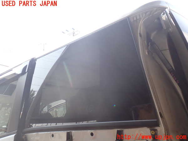 5UPJ-26391382]ヴォクシーハイブリッド(ノアハイブリッド)(ZWR80G)左クォーターガラス 43R-007953 中古_m0001.jpg