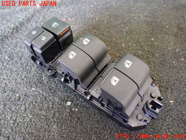 5UPJ-26396240]ヴォクシーハイブリッド(ノアハイブリッド)(ZWR80G)右前パワーウィンドウスイッチ 中古_m0001.jpg