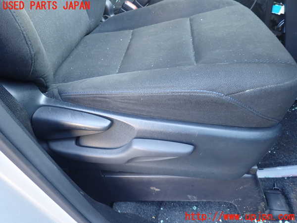 5UPJ-26397035]ヴォクシーハイブリッド(ノアハイブリッド)(ZWR80G)運転席シート 中古_m0004.jpg