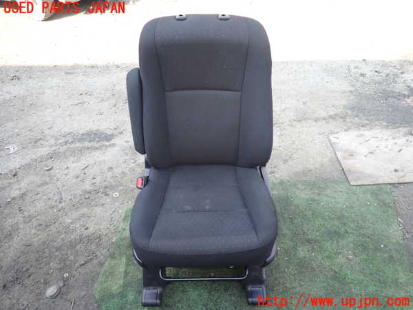 5UPJ-26397065]ヴォクシーハイブリッド(ノアハイブリッド)(ZWR80G)助手席シート 中古_m0001.jpg