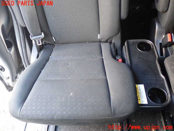 5UPJ-26397145]ヴォクシーハイブリッド(ノアハイブリッド)(ZWR80G)右2列目シート 中古_m0003.jpg