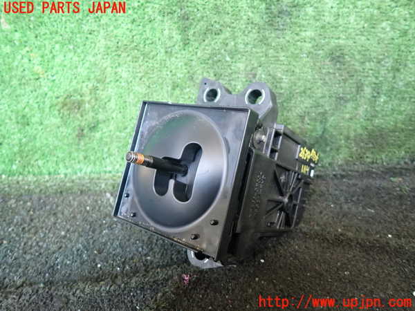 1UPJ-26397555]ヴォクシーハイブリッド(ノアハイブリッド)(ZWR80G)ATシフトレバー 中古_m0001.jpg