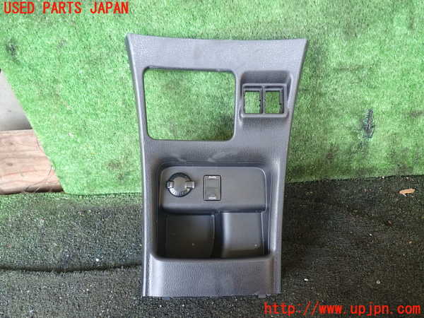 5UPJ-26397691]ヴォクシーハイブリッド(ノアハイブリッド)(ZWR80G)内装トリム類1 中古_m0001.jpg