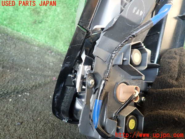 1UPJ-26401530]エスクァイアハイブリッド(ZWR80G)右テールランプ 【ジャンク】_m0005.jpg