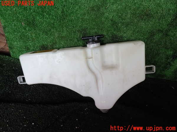 1UPJ-26402410]エスクァイアハイブリッド(ZWR80G)ラジエータータンク 中古_m0002.jpg