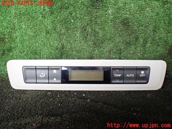 1UPJ-26406313]エスクァイアハイブリッド(ZWR80G)スイッチ8 (リヤエアコン) 中古_m0001.jpg
