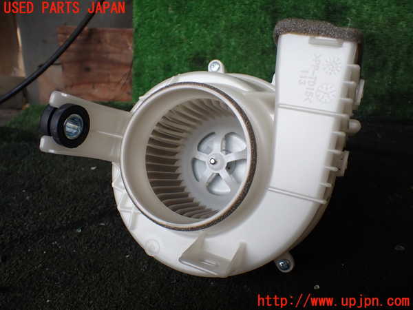 1UPJ-26406095]エスクァイアハイブリッド(ZWR80G)ブロアファン(ブロアーファン) 中古_m0002.jpg
