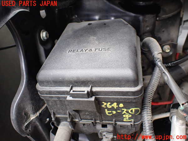 1UPJ-26406741]エスクァイアハイブリッド(ZWR80G)ヒューズボックス1 中古_m0001.jpg
