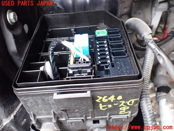 1UPJ-26406741]エスクァイアハイブリッド(ZWR80G)ヒューズボックス1 中古_m0002.jpg